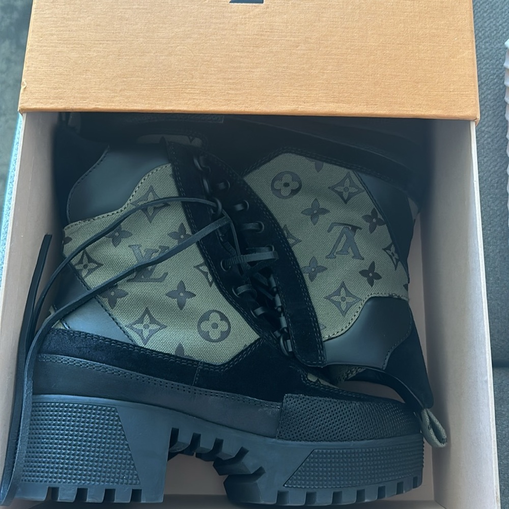 Louis Vuitton Desert Boot - Picture 4 of 9